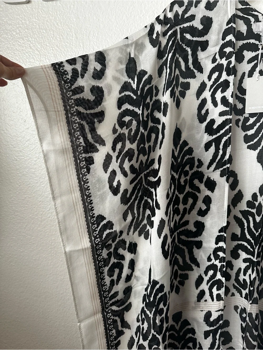 NORDSTROM OSFM Black & White Printed Summer Kimono With Armhole And Tassels